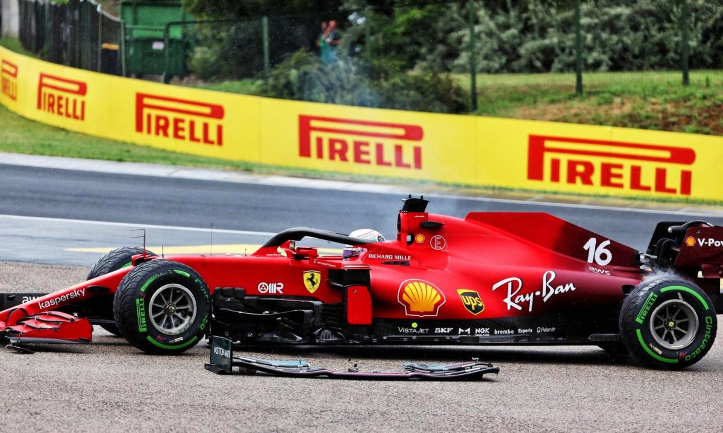 梅赛德斯鏖战迈凯伦，勒克莱尔高光表现的简单介绍